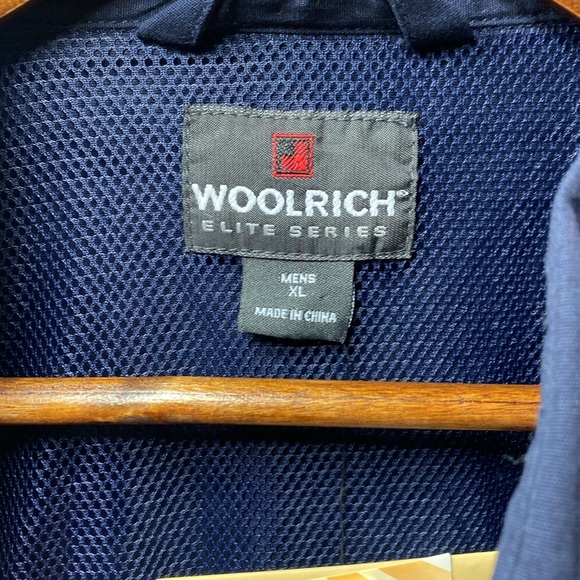 Woolrich navy blue button up shirt size extra large - Picture 3 of 5